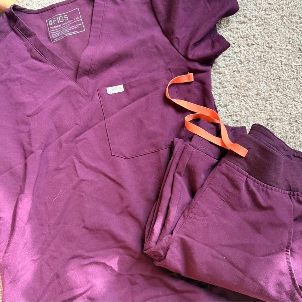 Figs Deep Purple Scrub Set with Orange Accent